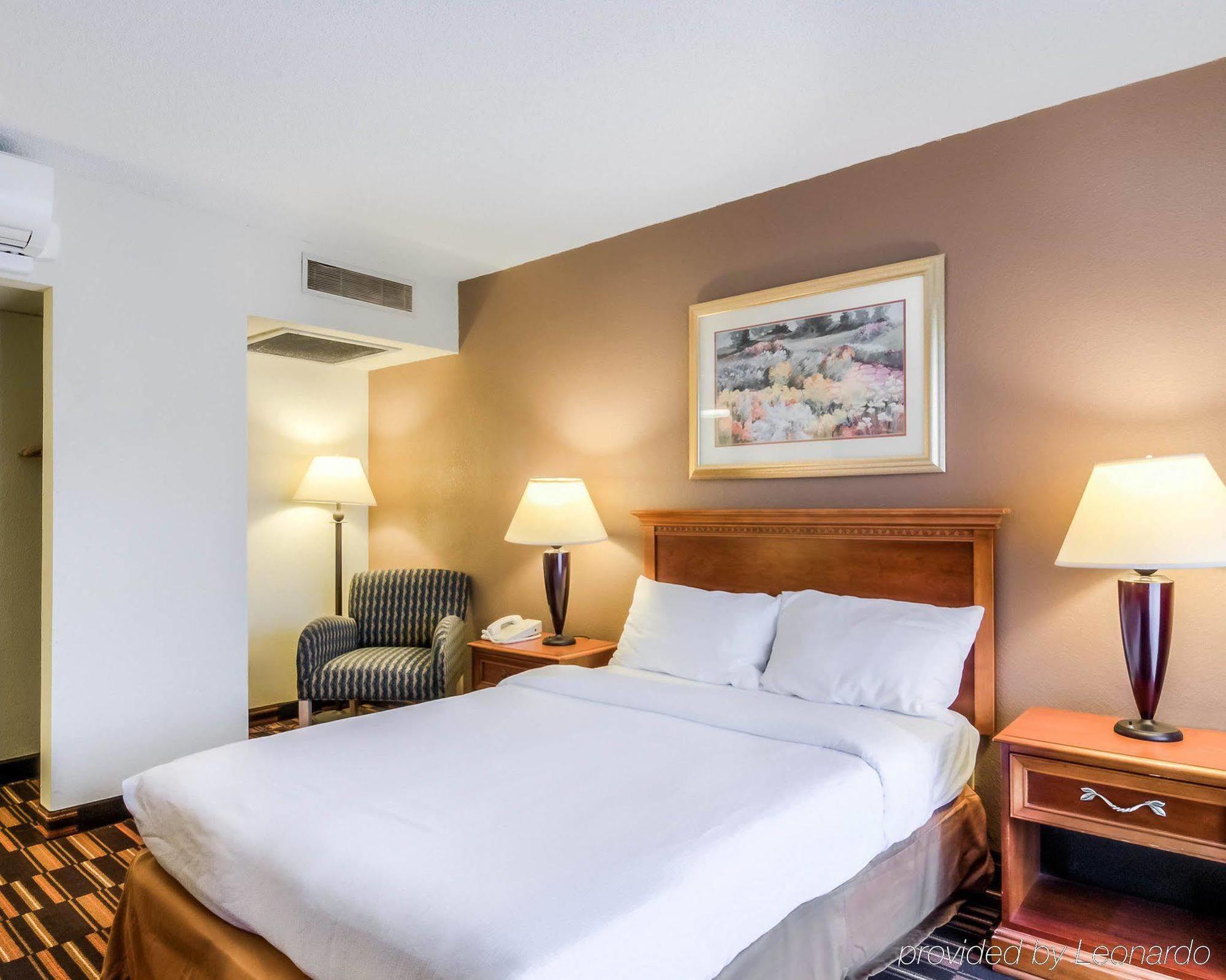 Econo Lodge - South Bend Bagian luar foto