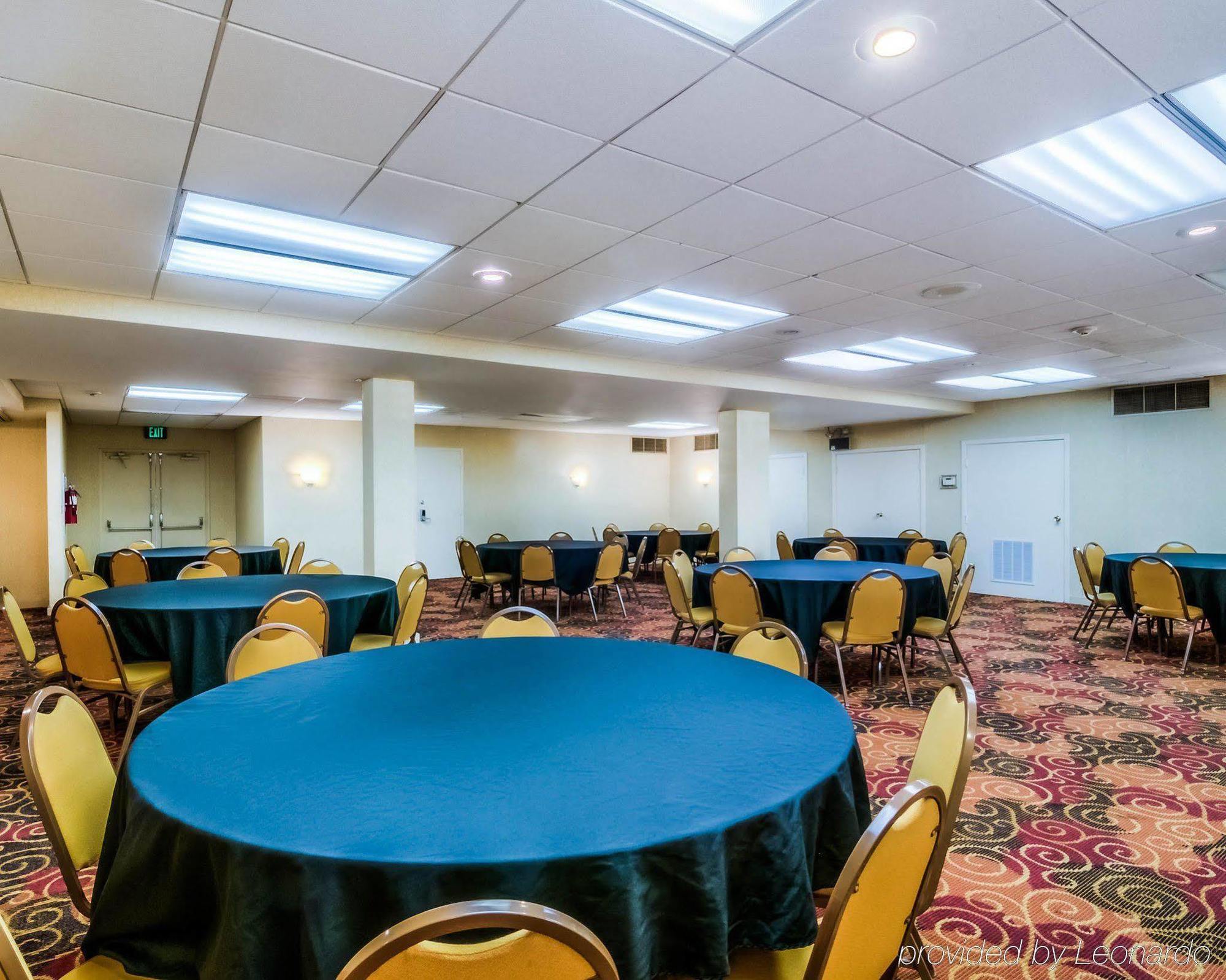 Econo Lodge - South Bend Bagian luar foto